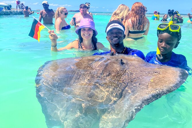3-Hours Eye-Opening Stingray City Antigua - Transfer R/T included - What the $139.90 Price Covers