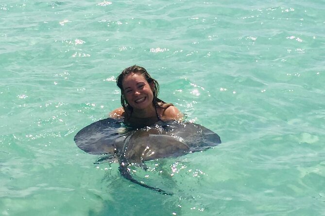 ANTIGUA FROM TOP TO BOTTOM: Stingray City, Beach, lunch & more... - Devil’s Bridge and the power of the Atlantic