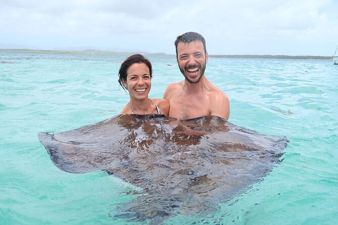 ANTIGUA FROM TOP TO BOTTOM: Stingray City, Beach, lunch & more... - The return to St. John’s and the real timing