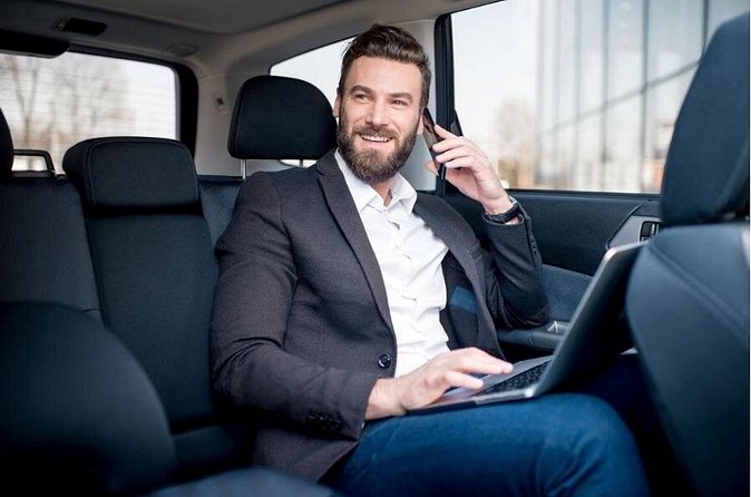 Biggvee Premium Airport One Way Transfer - Why the private vehicle matters for groups of four