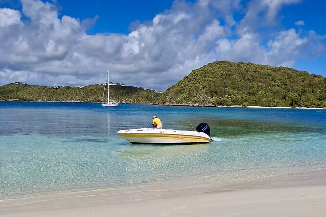 FANTASTIC Green Island and Sea Turtles - Half Day share boat trip - The small boat ride and the first look at Green Island