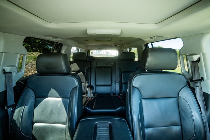 Luxury Airport transfer from or to Antigua Airport - Inside the SUV: comfort with a practical purpose