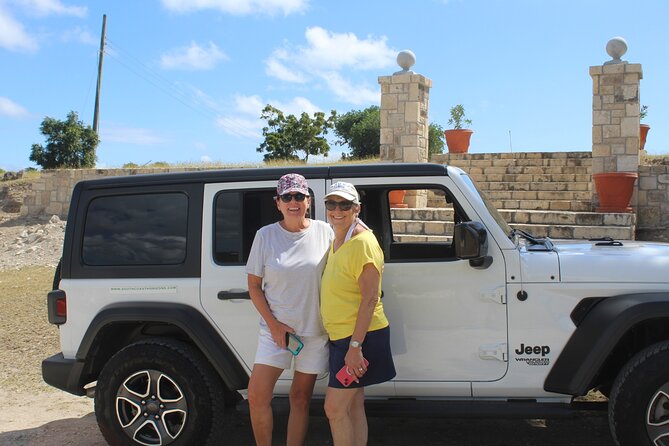 SoCoHo Luxe Private Jeep Wrangler Tour - Road House Restaurant turns lunch into part of the outing